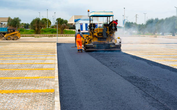 Best Driveway Grading and Leveling  in Skidmore, TX